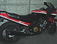 1985 Yamaha FZ750 Black & Red